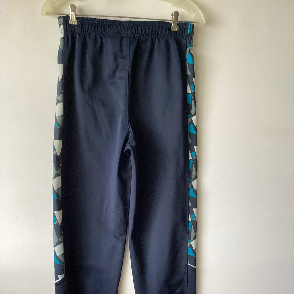 Puma pull on athletic jogging pants.